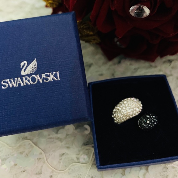 Swarovski ring - Picture 1 of 3